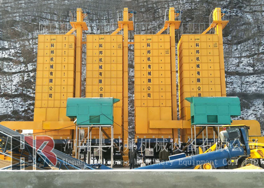 遼寧本溪一拖四玉米烘干機